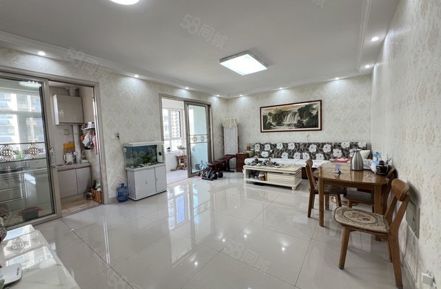 湖边 金柱绿城 三室两厅 精装修 电梯房 看房方便