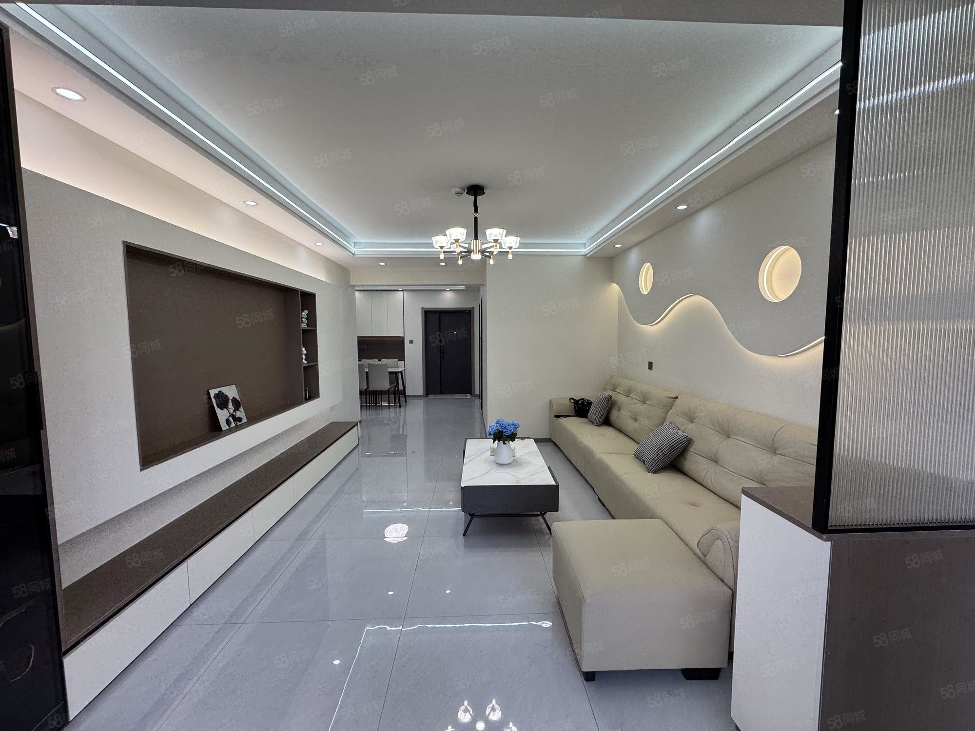 新苑名府3室2厅1卫102.76㎡南北49.8万