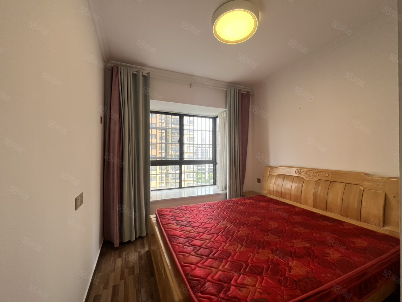 香槟国际3室2厅2卫117㎡南北51万