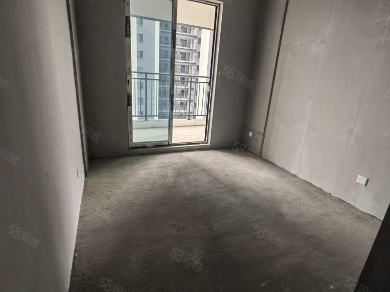 葛宁悦东方4室2厅2卫143㎡南北83.8万