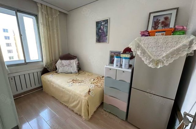 育新小区2室1厅43.88㎡5.5万二手房图片