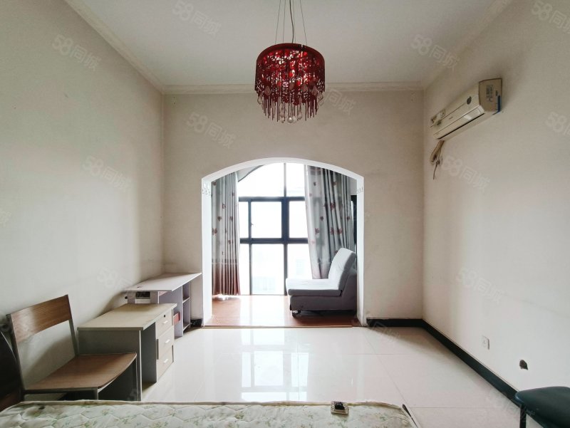 商品住宅 出行方便 满五 双卫格局,普罗旺世塞纳维斯-郑州58同城