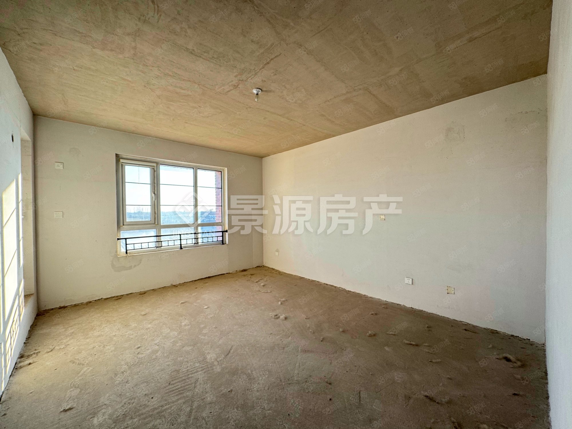 大運河孔雀城(別墅)4室2廳4衛(wèi)216㎡南北138萬