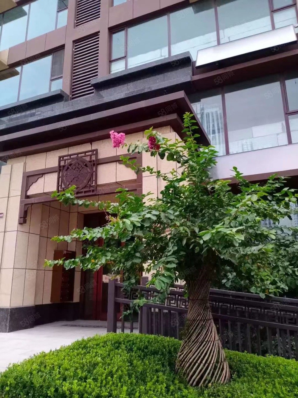 金泰华府(南区)4室3厅2卫218.3㎡南413万