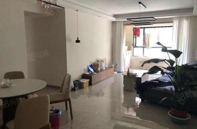 裕昌莲湖新城 精装修送车位房东直卖价位价格可议