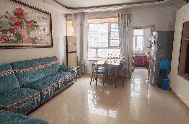 阳光实验月亮湾商品房两室两厅可按揭