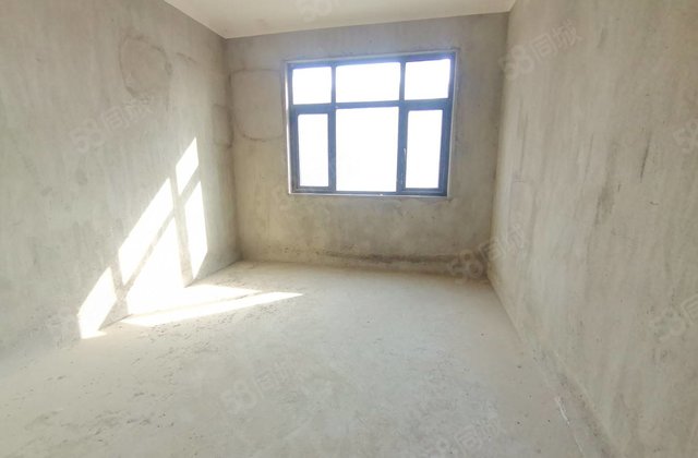 骧龙国际一期3室2厅142.9㎡86万二手房图片