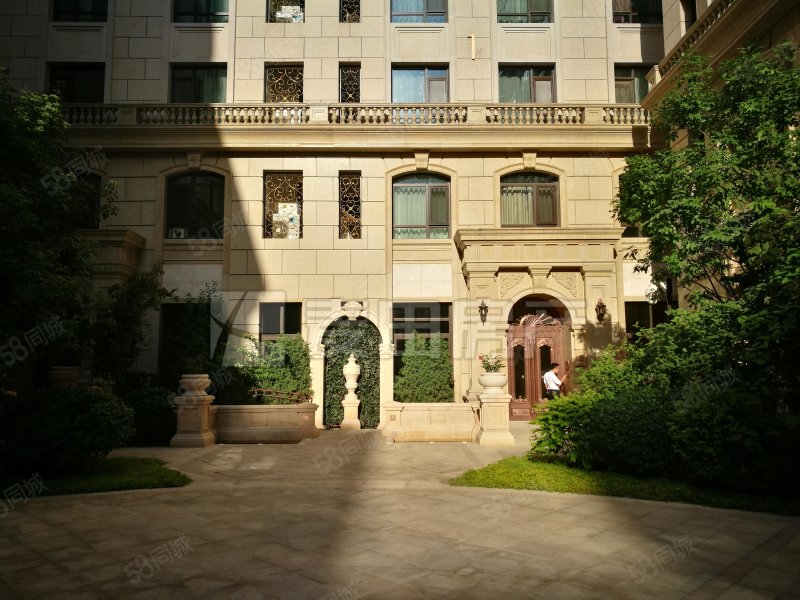 中海楓丹公館2室2廳2衛(wèi)133.29㎡東西1050萬(wàn)