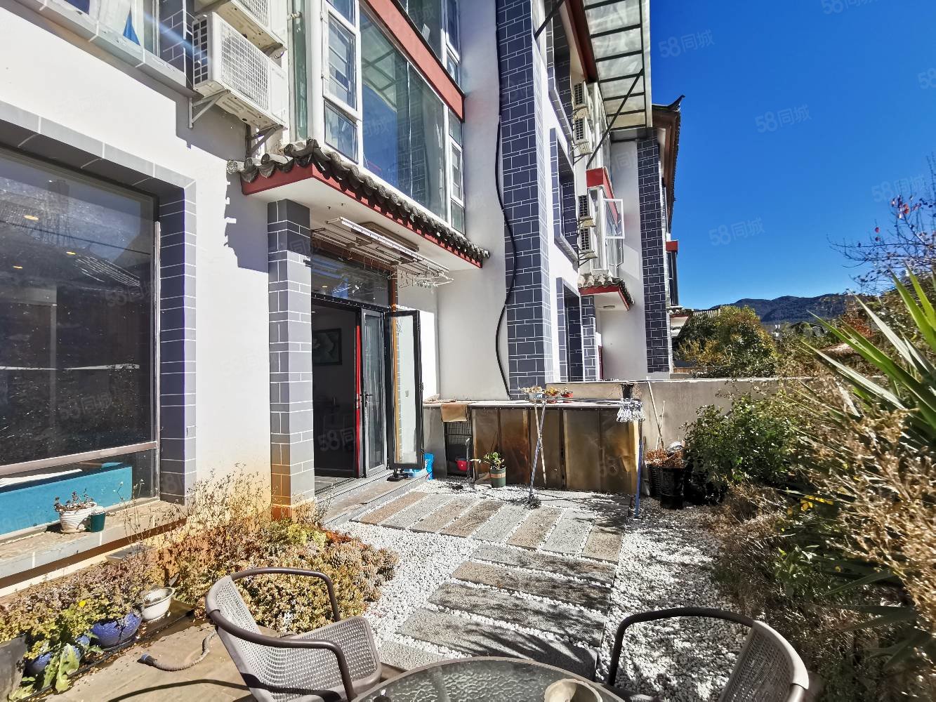 丽江官房花园别墅4室2厅5卫230㎡南北240万