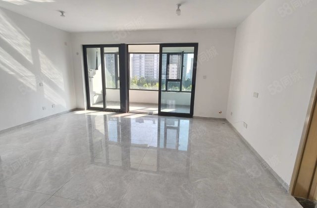 精装新房未住 三三叶草 大客厅 可贷款 理想城南区 前排