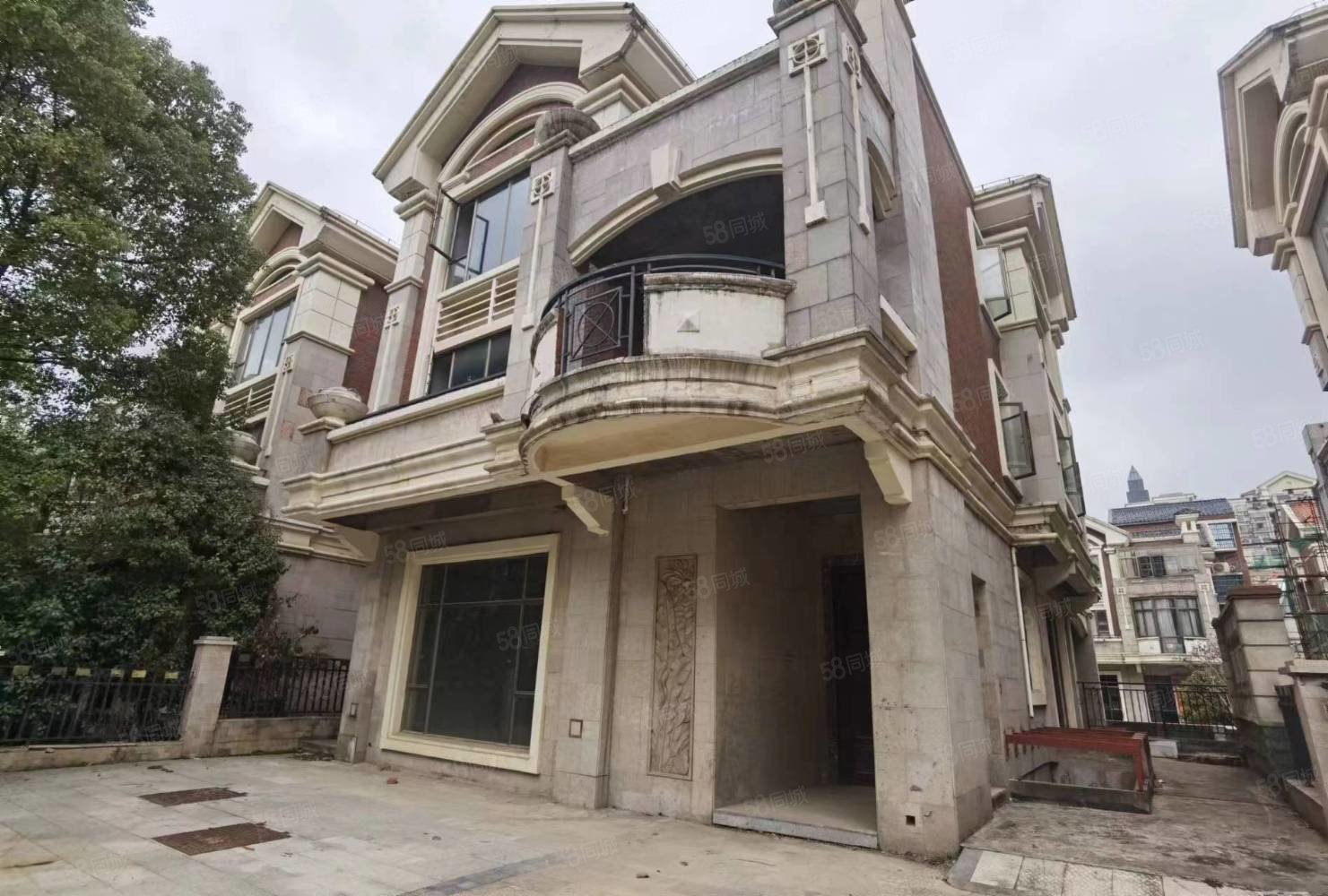 绿湖豪城(别墅)7室3厅4卫392㎡南北1100万