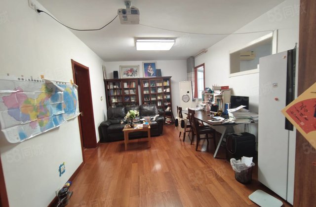 急售！老文轩东邻，多层二楼，四室两厅，南北通透，看房方便