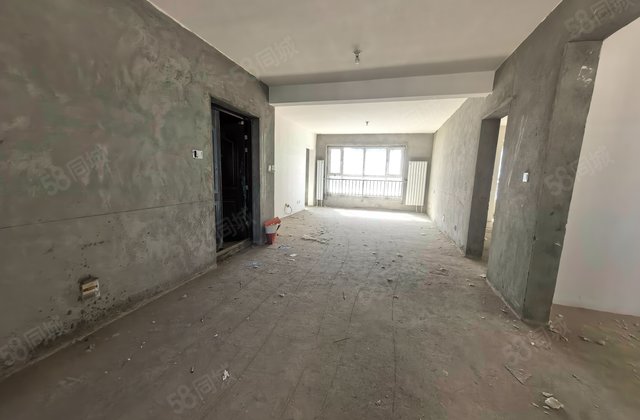万正广场4室2厅171㎡198万二手房图片