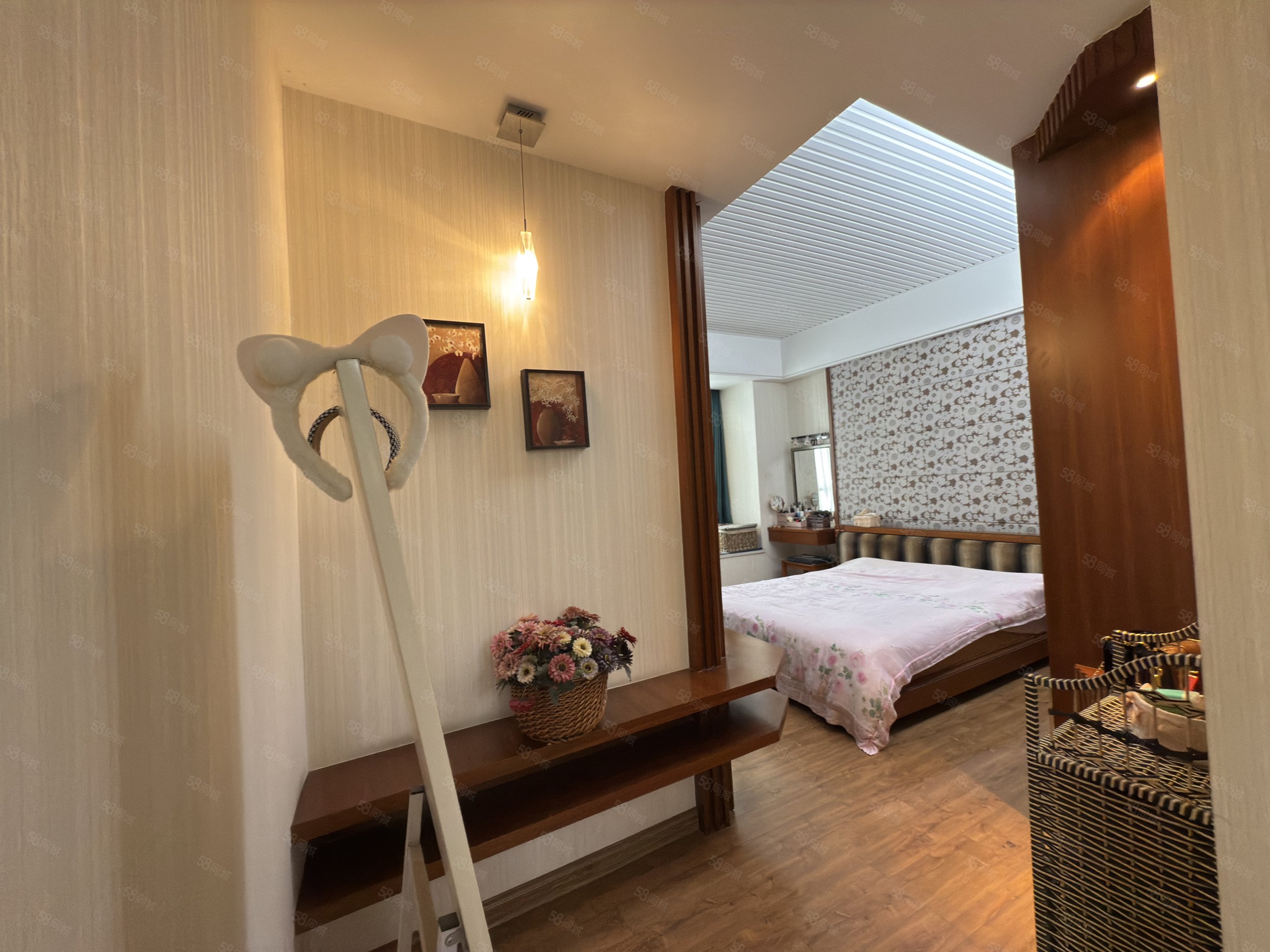 御景湾4室2厅3卫158㎡南北135万