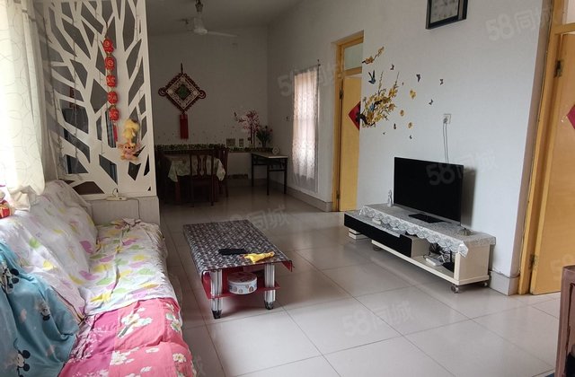 急售三里铺小区房东一口价30万 6楼 户型很好价格不高