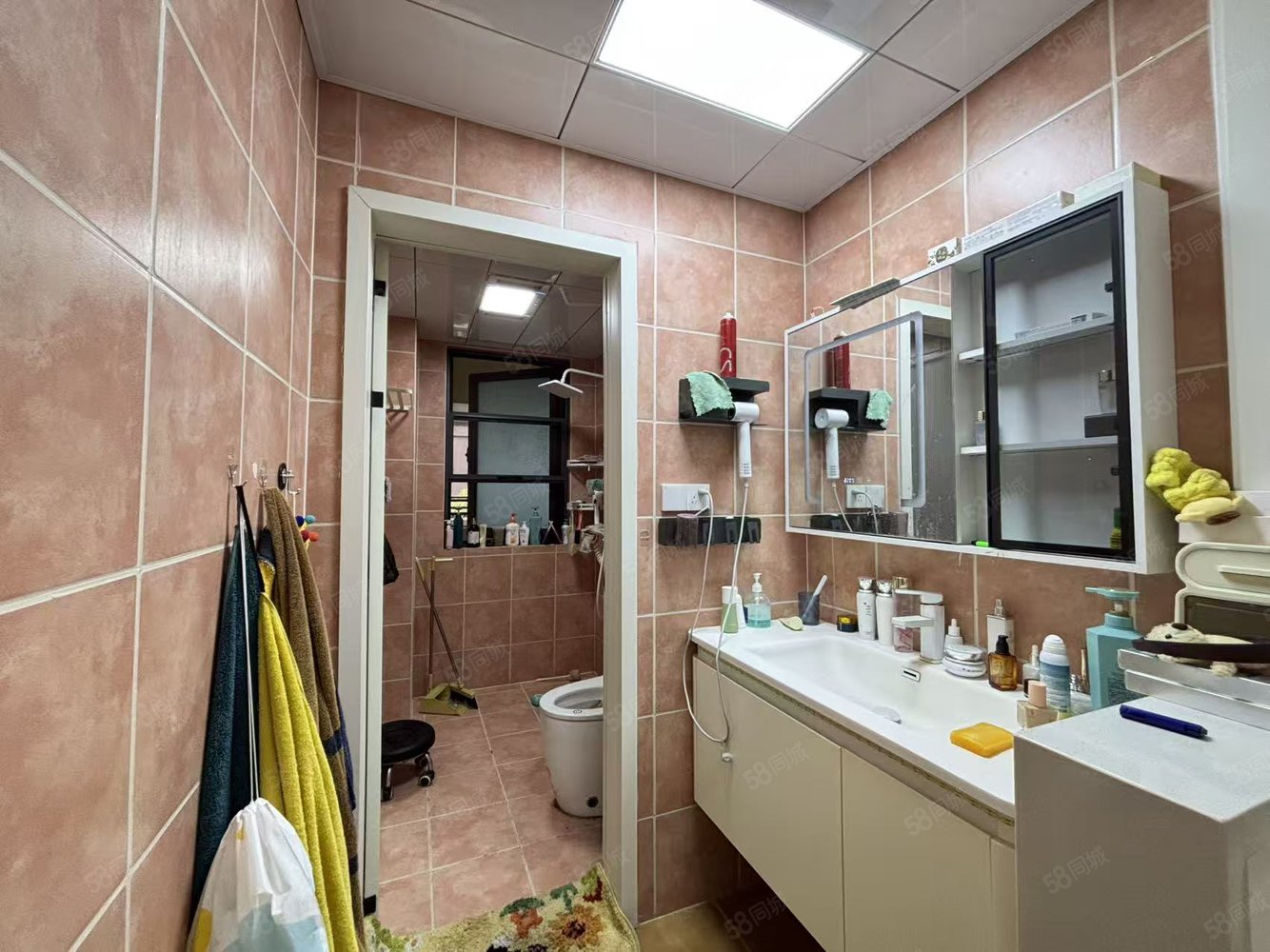 邦泰国宾府3室2厅1卫107㎡南北77万