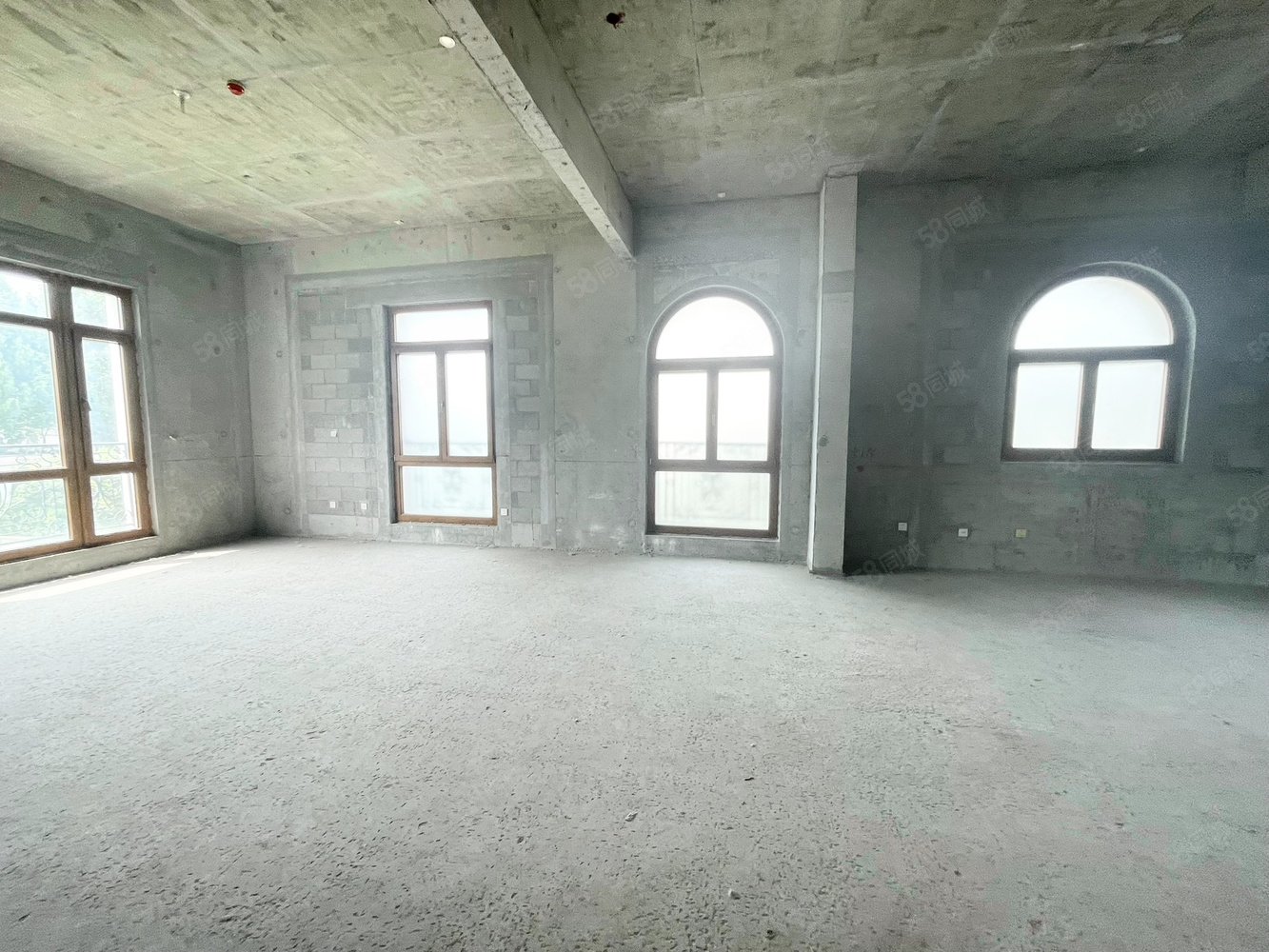 遠(yuǎn)洋LAVIE4室3廳4衛(wèi)980㎡南北7600萬(wàn)