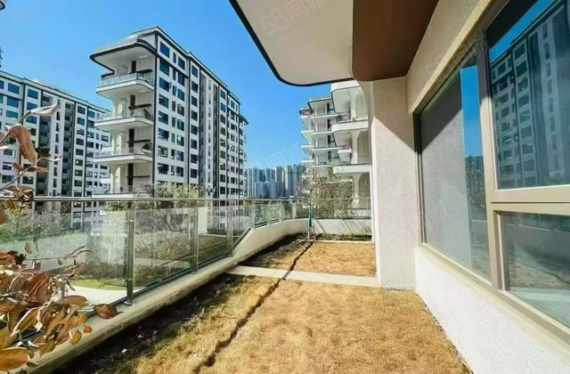 国瑞麓林府4室2厅3卫145㎡南北125万