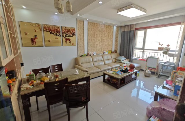 水晶丽城 精装三室朝阳 有证可按揭 带储藏室 七中 万达阿卡