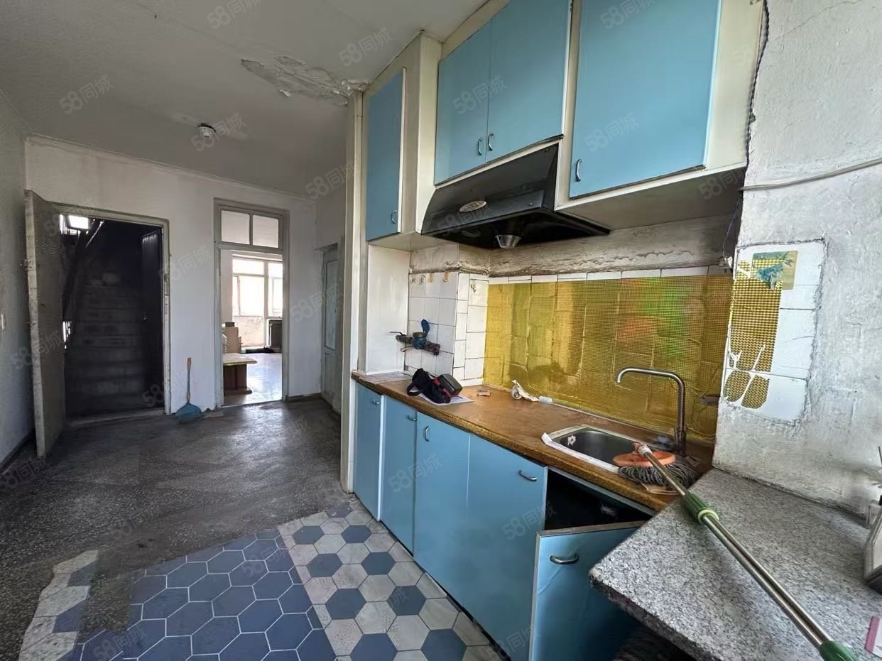 林业小区3室1厅1卫68㎡东西15万