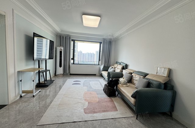 百合新城三期 精装三室车位地下室免大税 三叶草 一梯两户