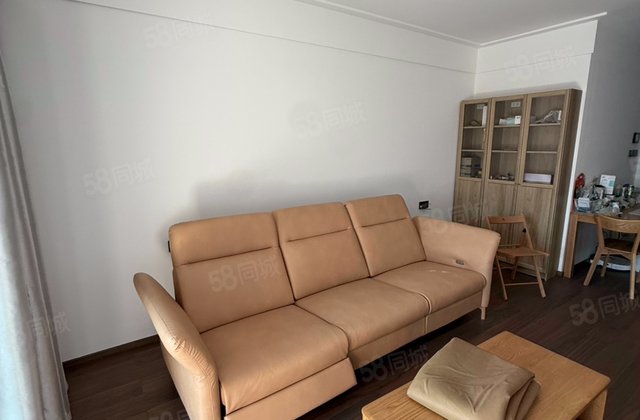 万科坤和湛蓝云镜3室2厅99㎡158万二手房图片