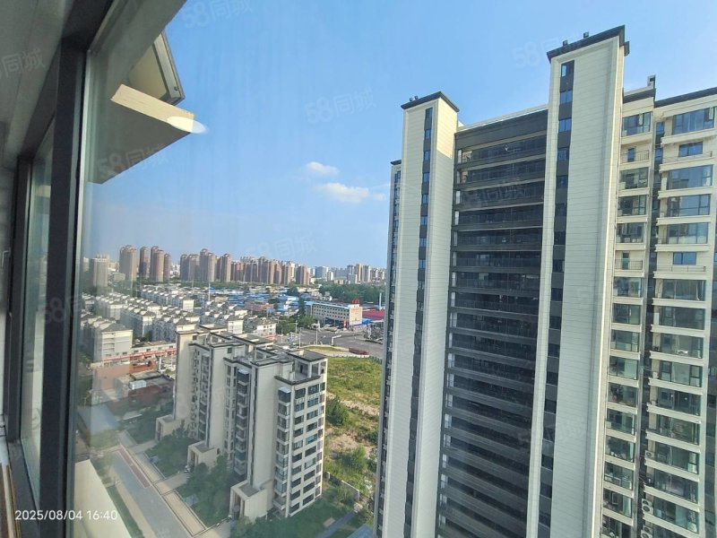 万达大都会公元3室2厅2卫116㎡南北70万