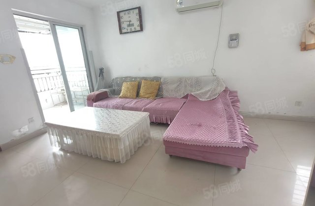 阿卡迪亚四期两室两厅，带露台，可以种花种草