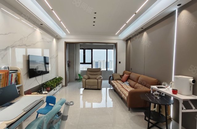 开发区第二实验，东昌中学碧桂园国岳府，带储免大税精装修双阳台