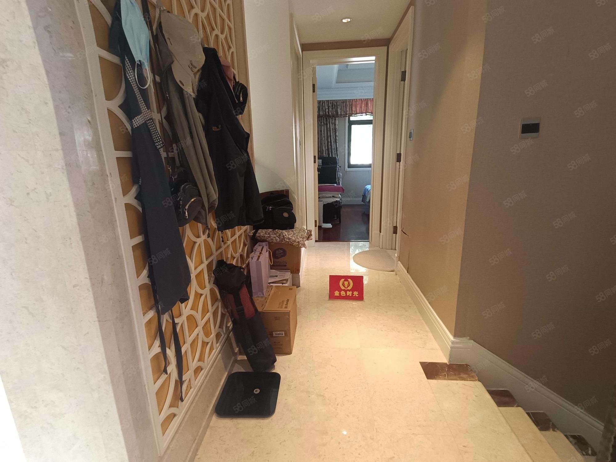 君山別墅6室5廳4衛(wèi)391.84㎡南北790萬(wàn)