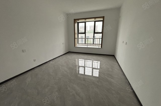 区政府聊大，明康康盛园11层电梯一梯一户，四室双卫，采光好