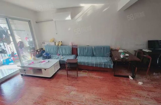 阿卡五期  两室 非顶免大税47万