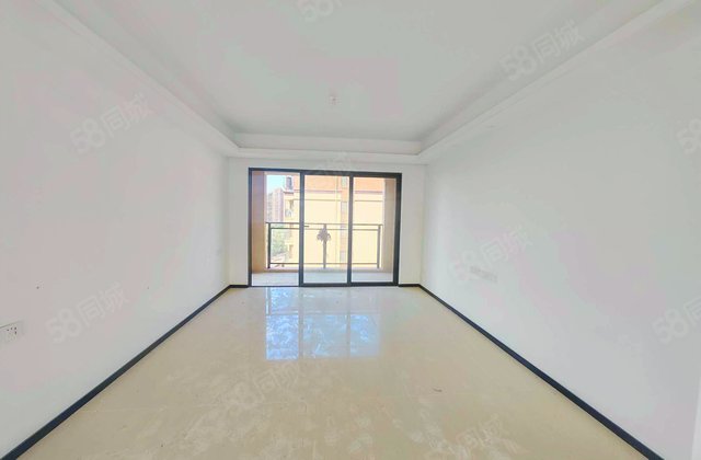 龙光玖御湖4室2厅130.75㎡140万二手房图片