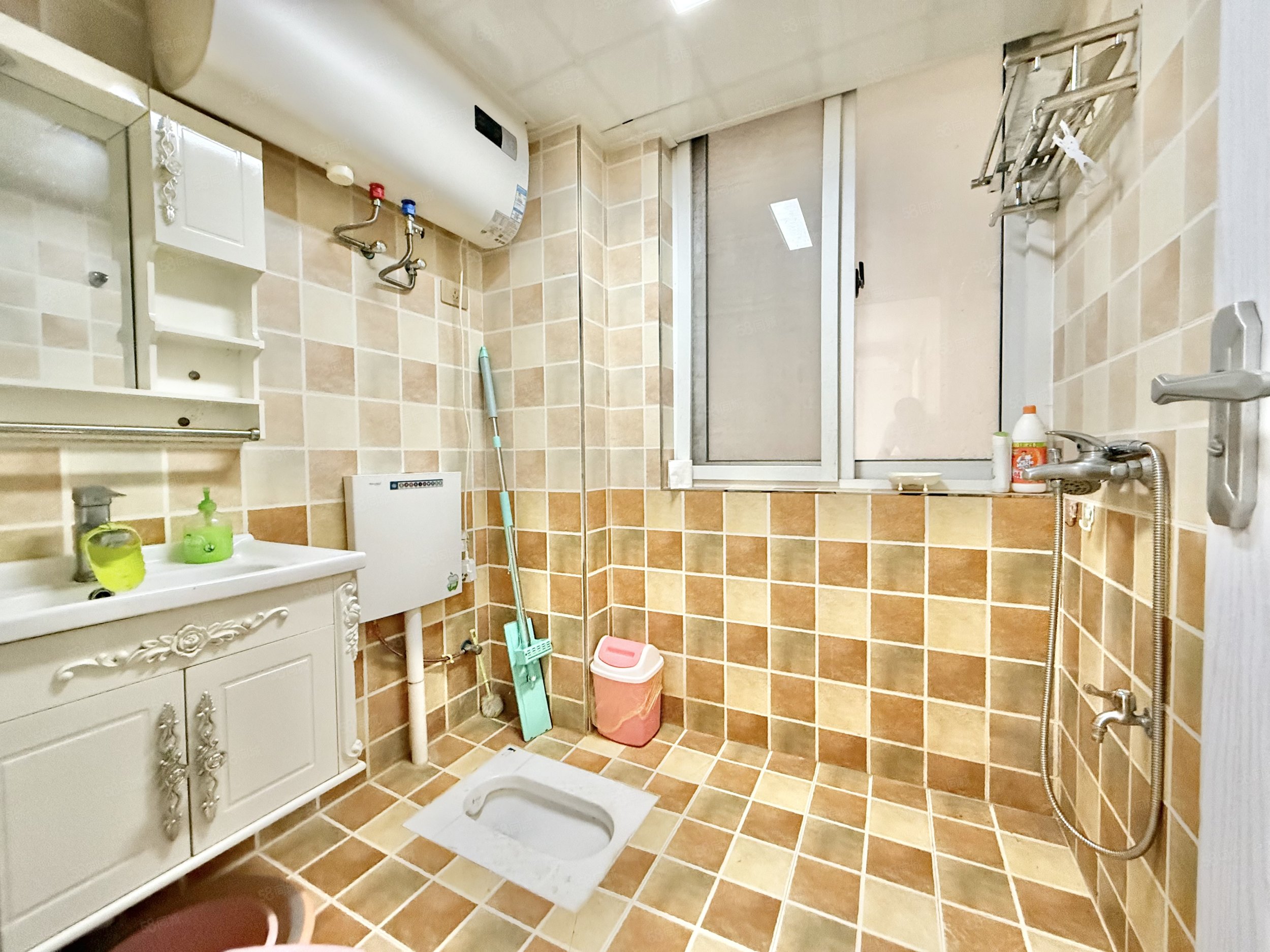 天麟时代经典2室2厅1卫70㎡南北45万