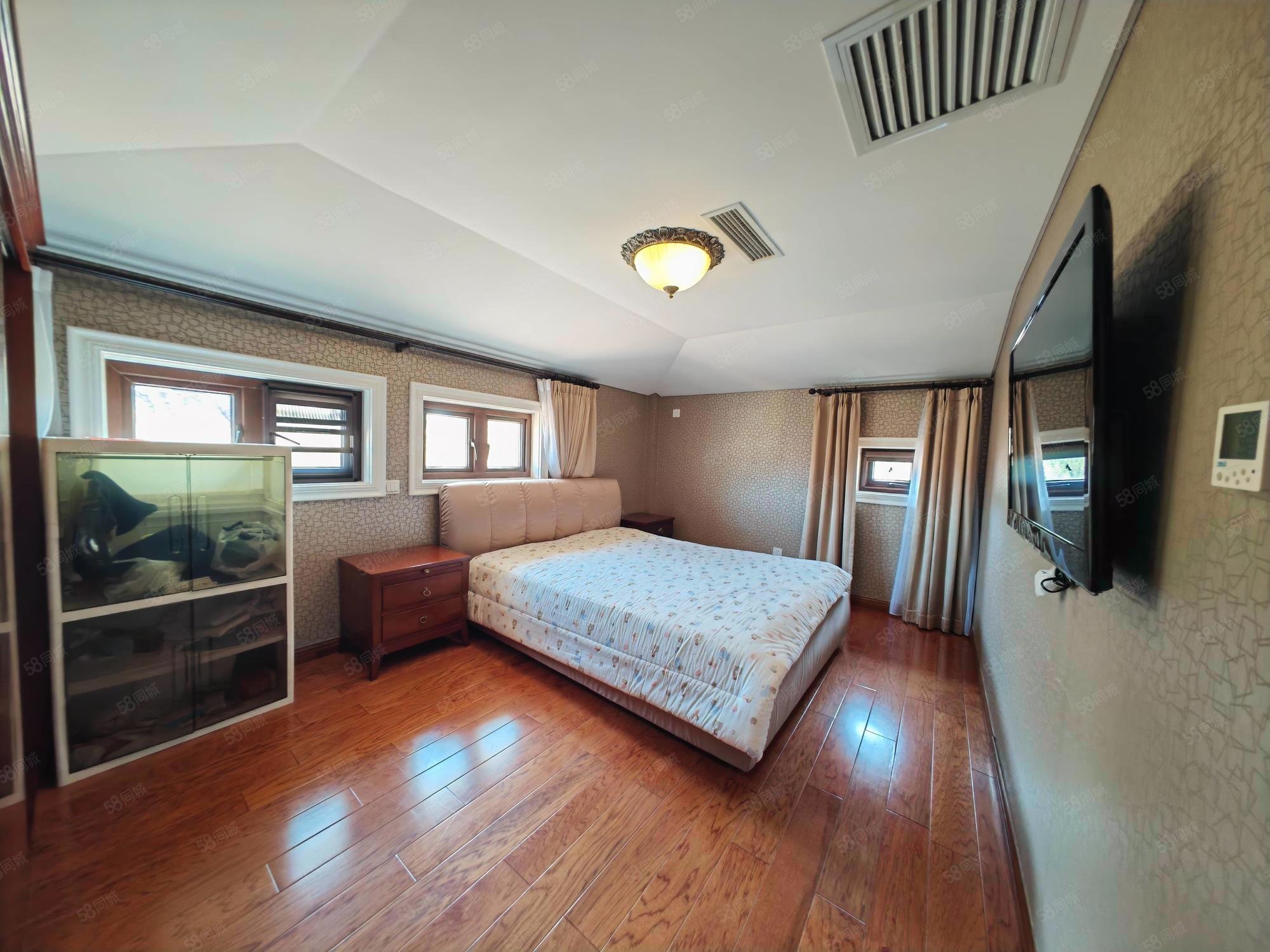 天恒別墅山6室3廳5衛(wèi)198㎡南北950萬(wàn)