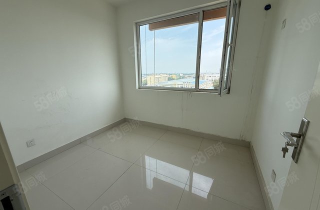 齐鲁君悦华庭 3房 周边配套完善