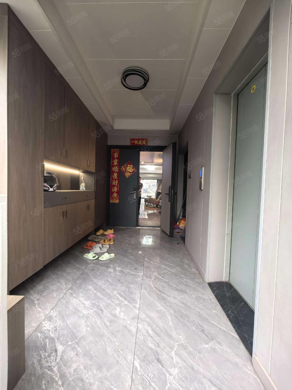 港中旅公元6室2厅3卫180㎡南北199万