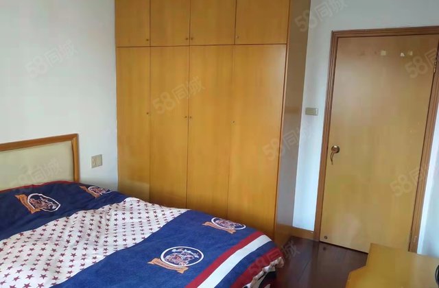 君临大厦3室1厅123.5㎡75万二手房图片