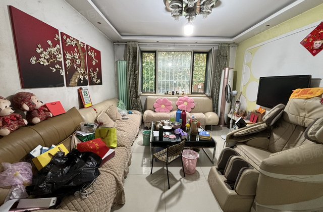 孝心楼层！单价低诚心急售！满二送储！站北花园金城小区水城雅居