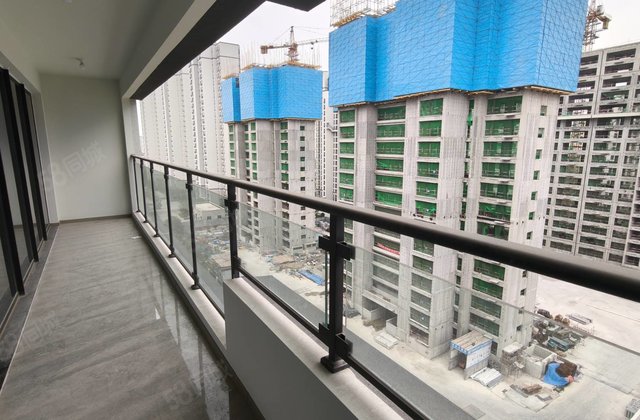 急售！大宽厅！松桂府蘭园城市芳华锦园，松车位储藏室