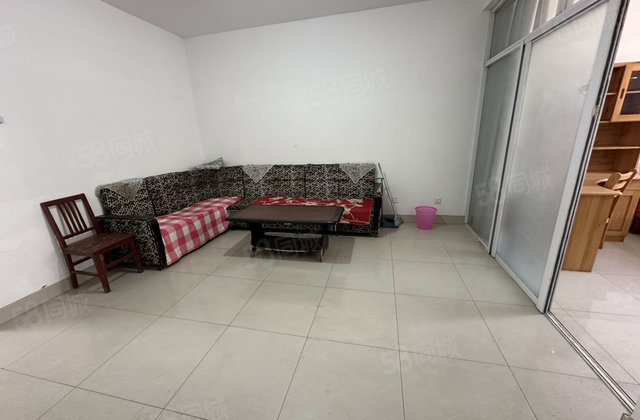 桐凤家园  三室 采光好 户型方正  楼层好 性价比高。