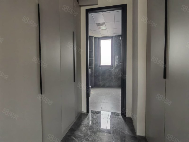 【10图】满二 有电梯 精装修 板楼 交通便捷 朝南 动静分离,中梁鹰城