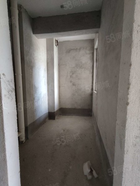 德和沁园2室2厅1卫73㎡南北51.6万