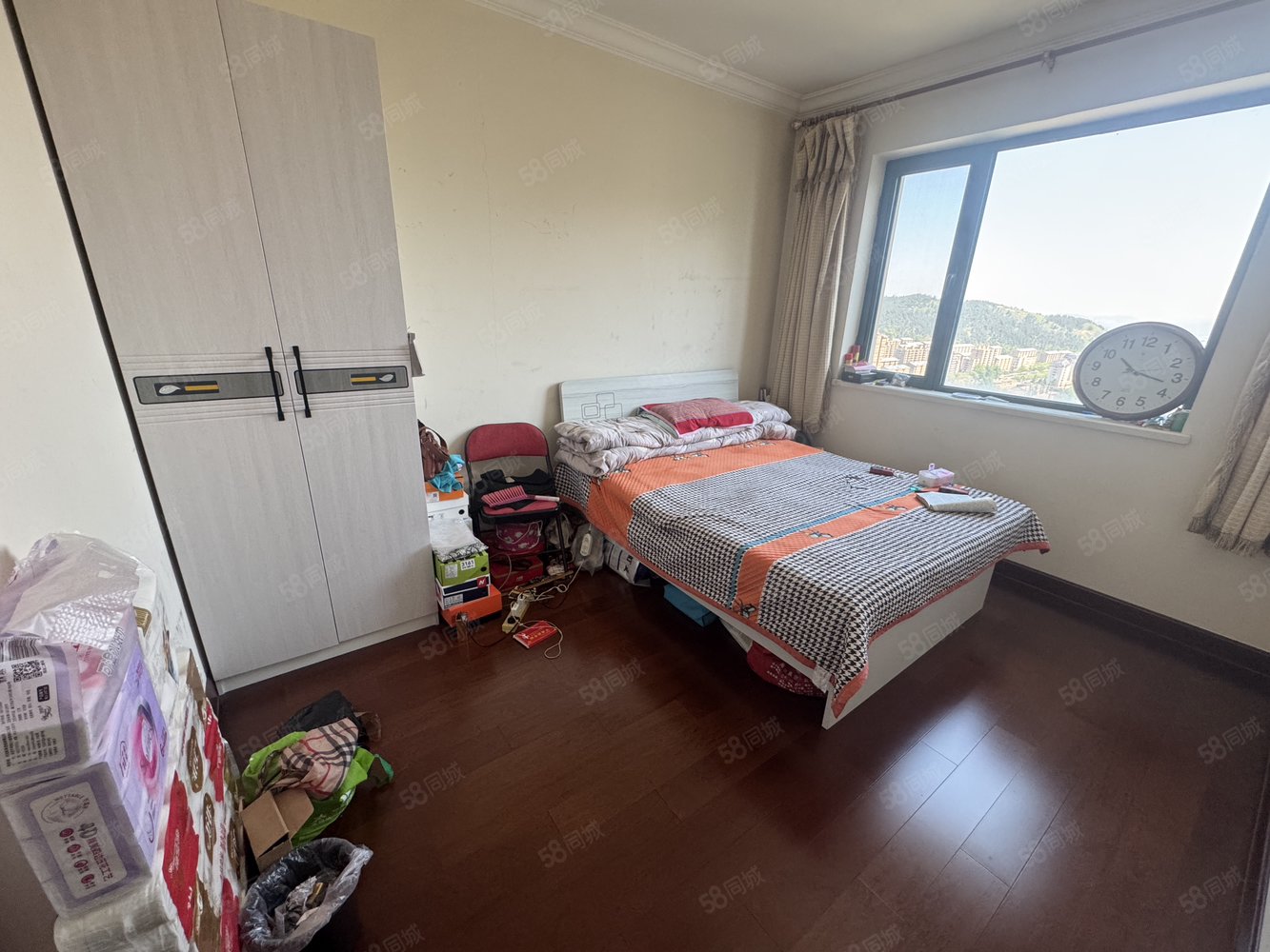 恒大翡翠华庭3室2厅2卫135㎡南北62.8万