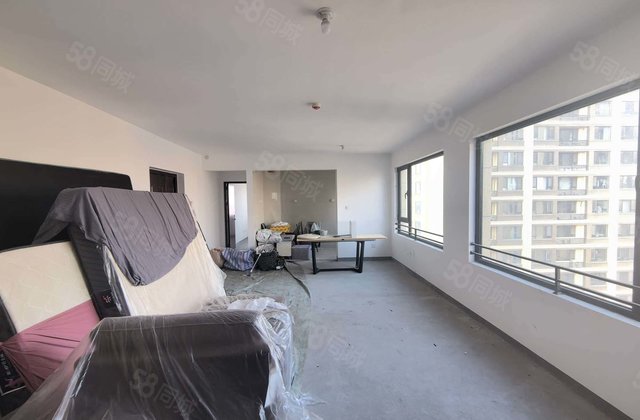 绿城百合新城 中间楼层采光好 双卫生间 商品住宅 楼龄新