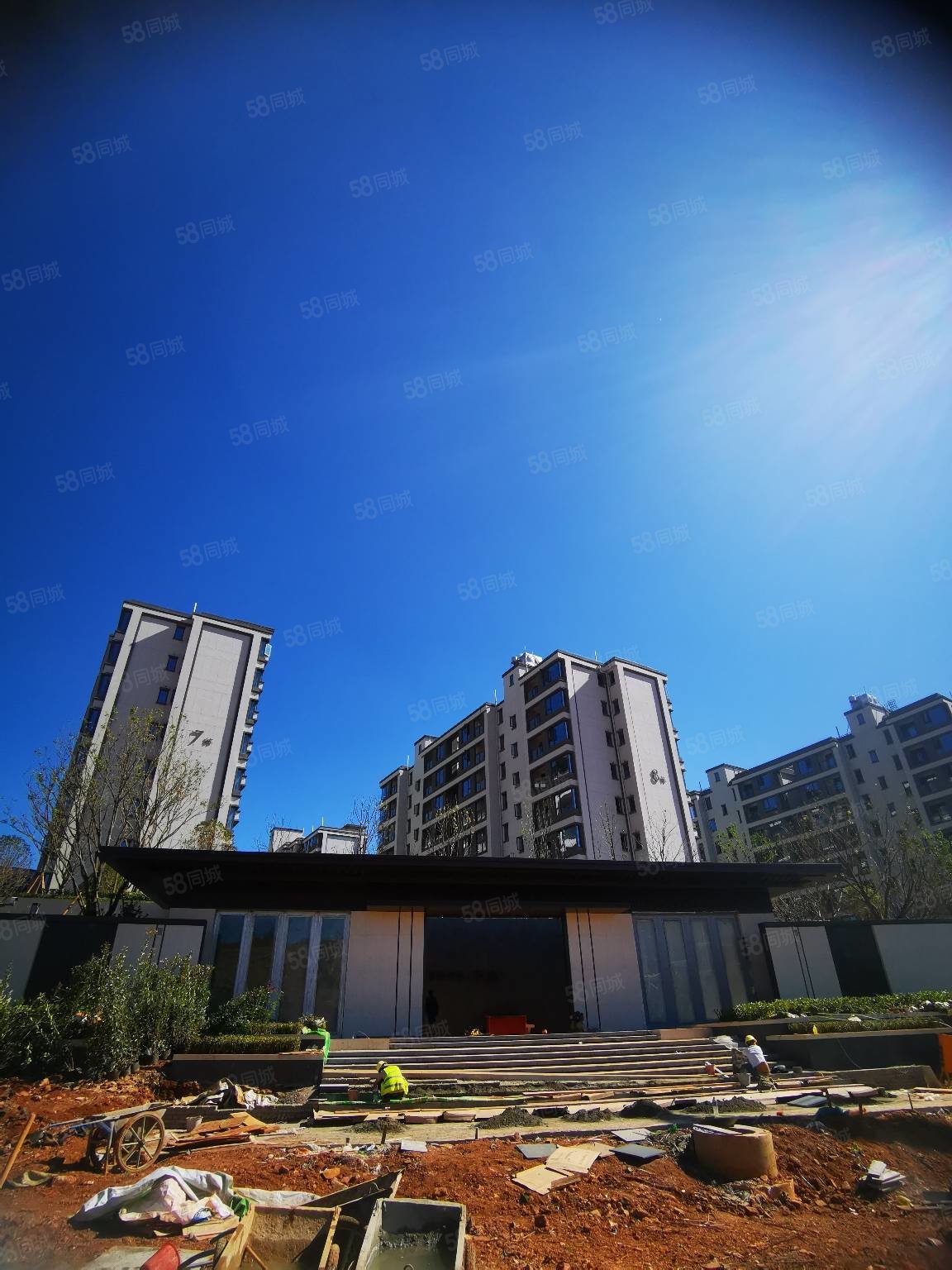 金茂国际新城3室2厅2卫111.12㎡南北82万