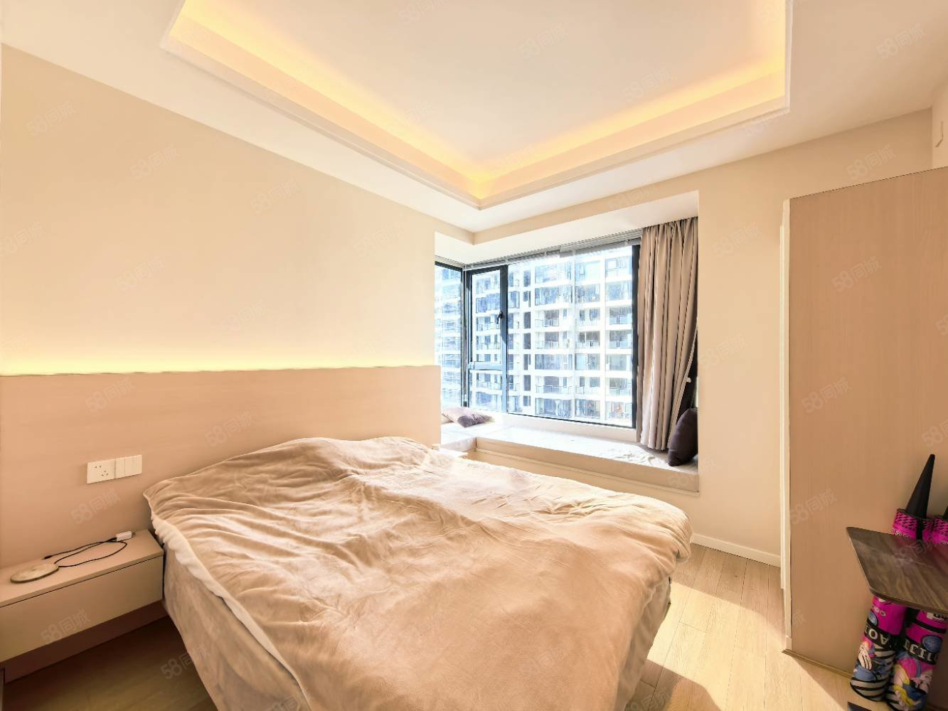 德和领秀广场4室2厅2卫140㎡南北172.8万