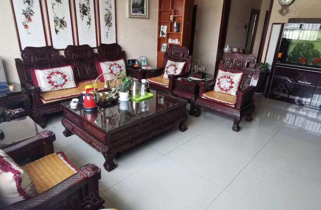 急售湖边颐馨园130平115万带车库带三个车位   校附近