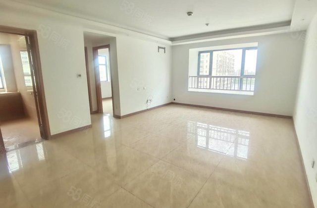 徒骇河西邻，莲湖新城南区，15楼东边户，带车储免大税！