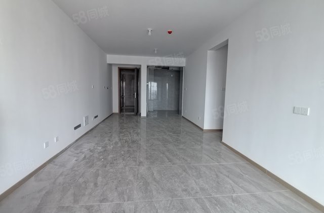 诚心出售民生海通城市芳华人车分流动静分区三室送储藏室随时看房